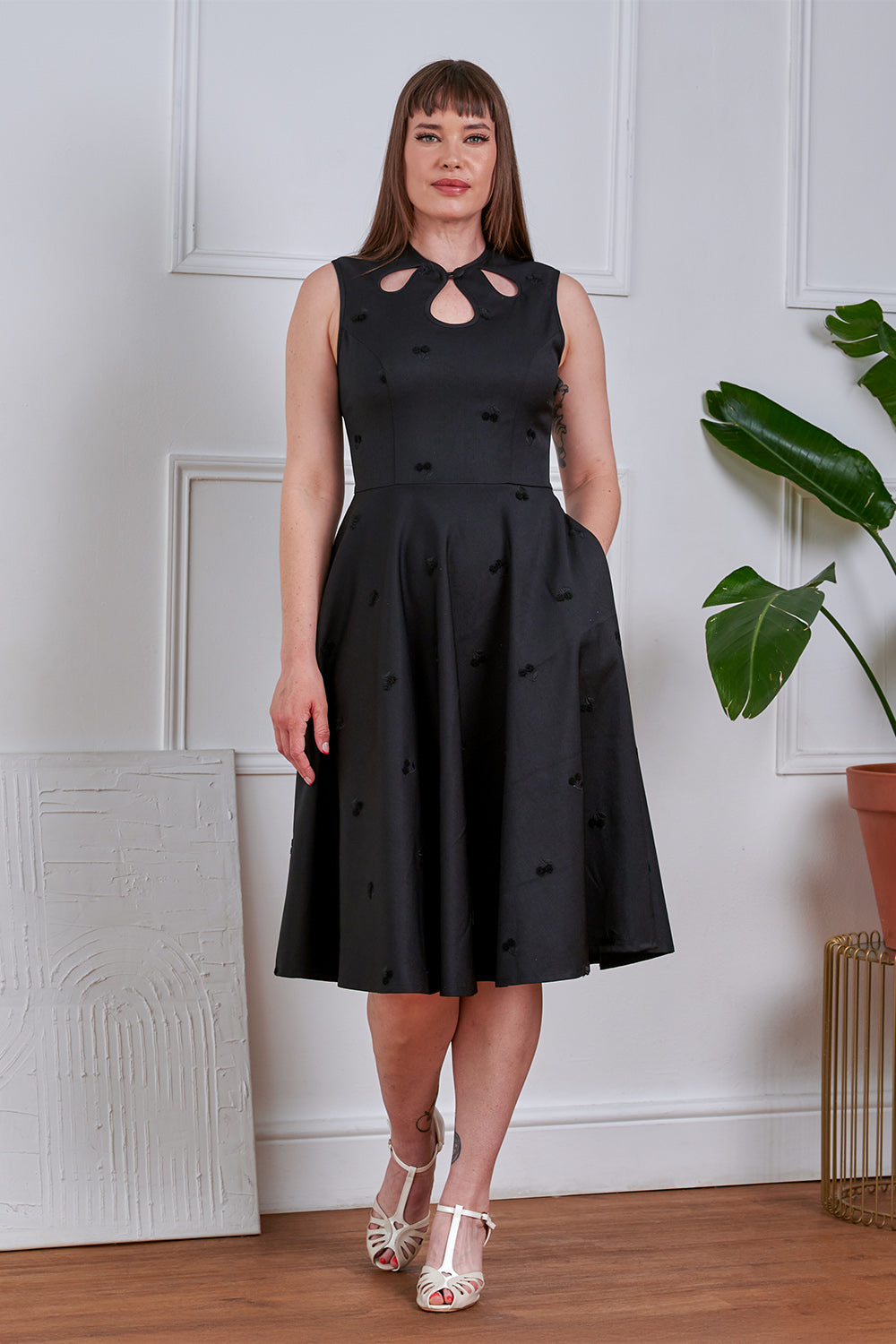 Banned Retro 50s Daisy Cherry Dress-Black