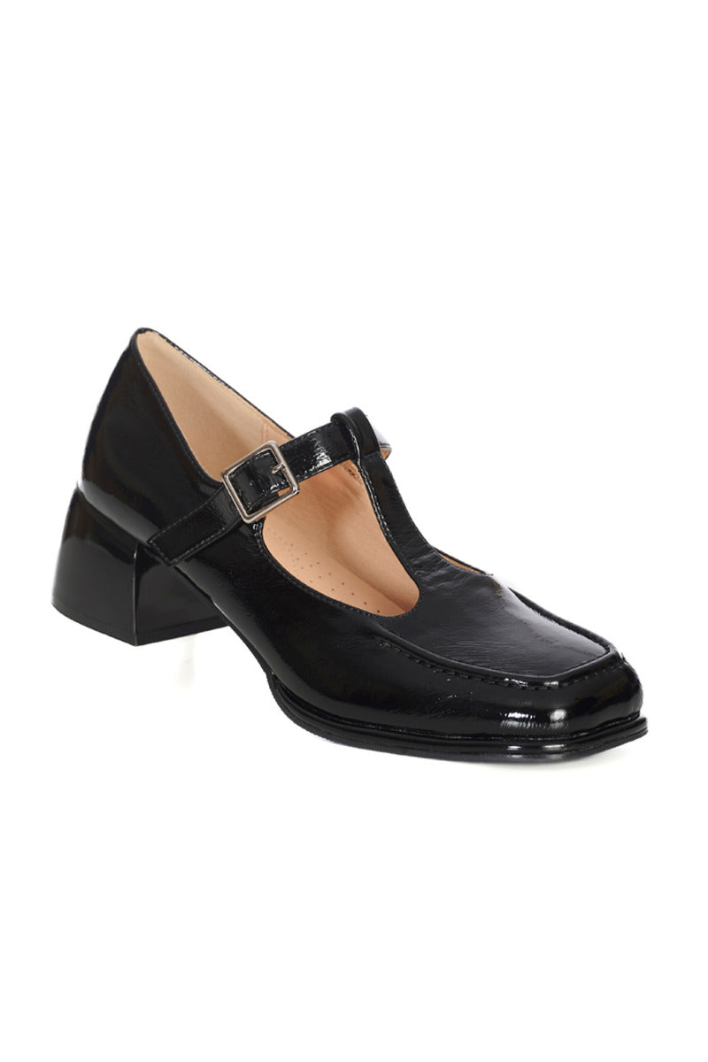 UNFORGETTABLE ELIZABETH PUMPS