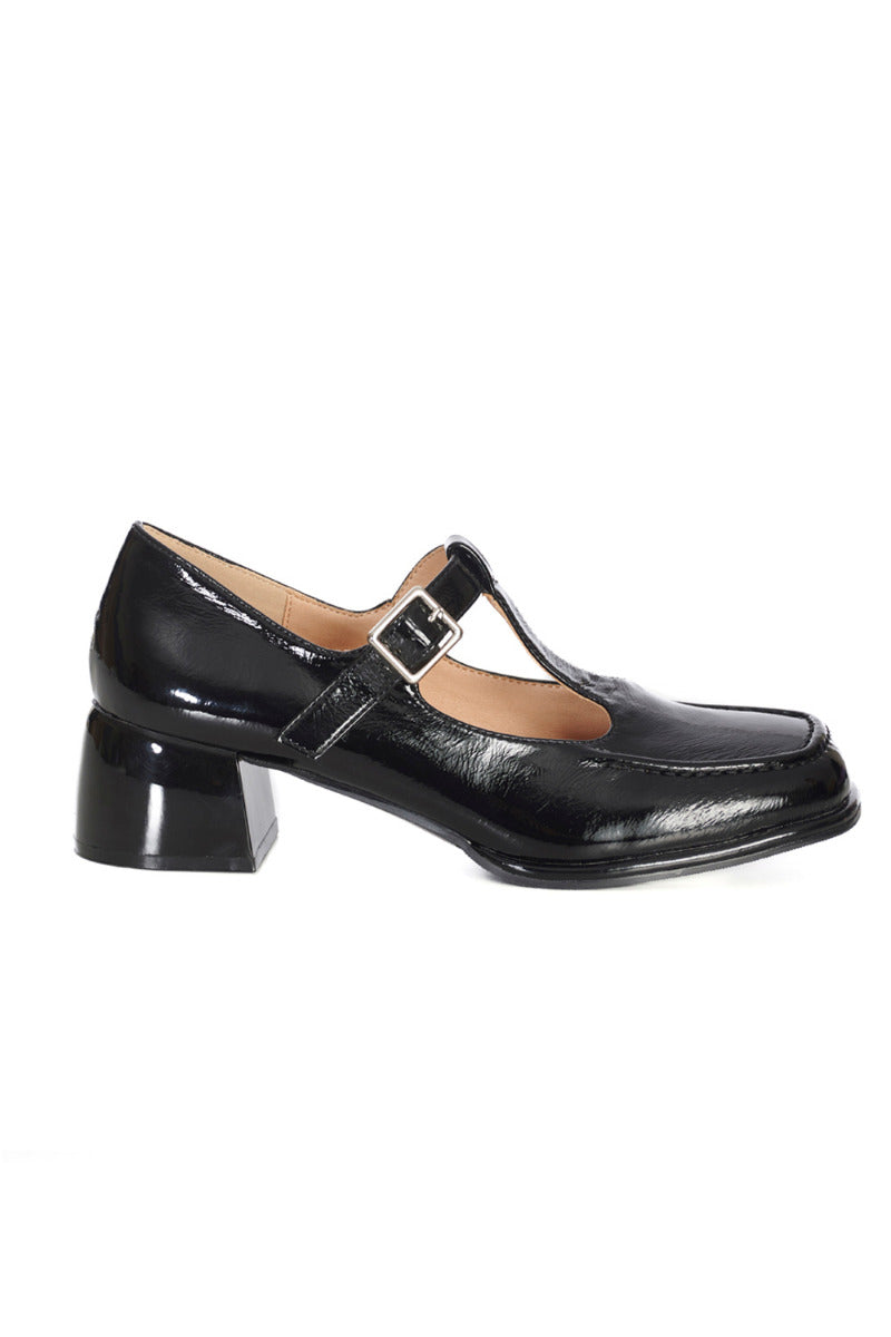 UNFORGETTABLE ELIZABETH PUMPS